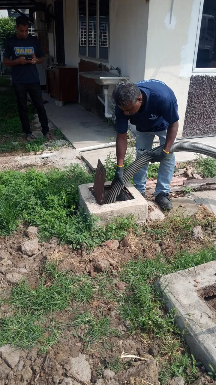 Certified confined-space entry and inspection by Kantha Inflow Services